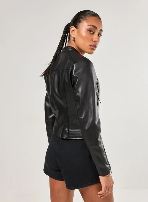 jaqueta em poliuretano preto jaqueta em poliuretano preto