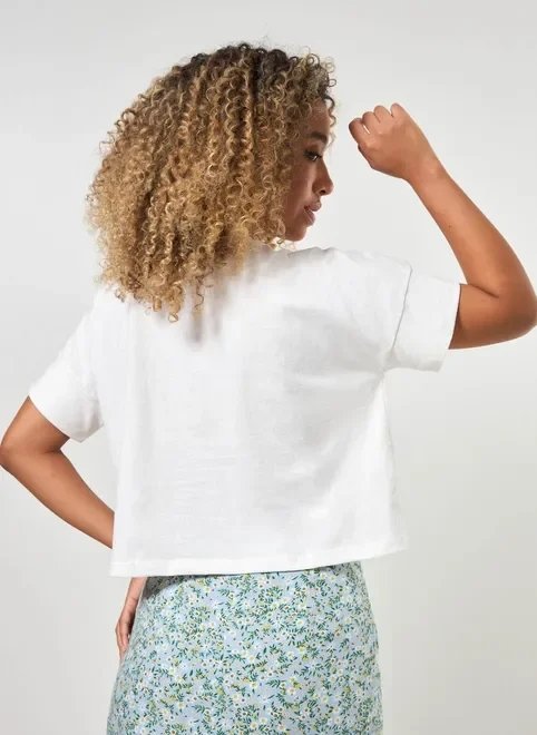 camiseta cropped off-white sunset breeze camiseta cropped off-white sunset breeze