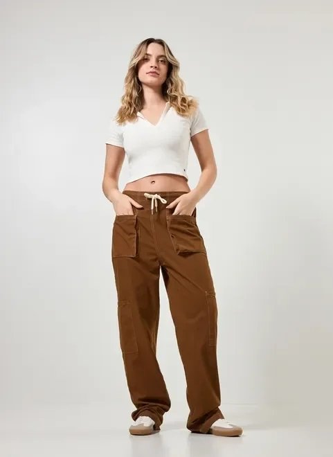 calça cargo em sarja marrom calça cargo em sarja marrom