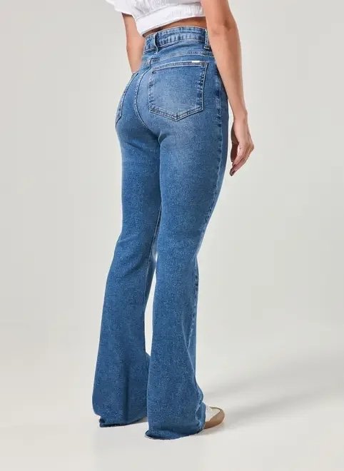 calça flare jeans com elastano calça flare jeans com elastano