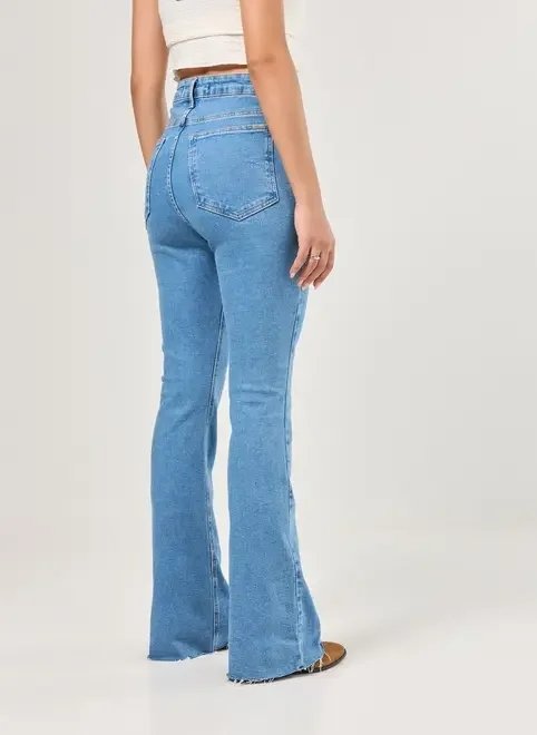calça flare jeans com elastano calça flare jeans com elastano