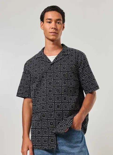 camisa preta bordados geométricos camisa preta bordados geométricos