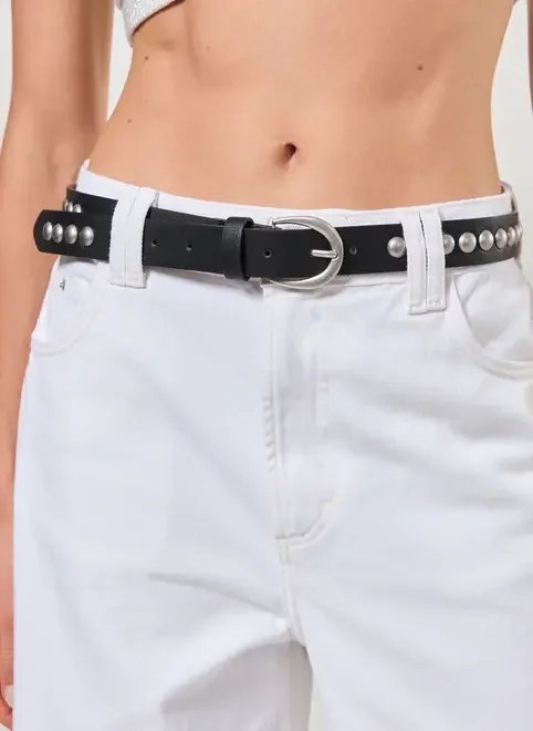 cinto preto com tachinhas redondas cinto preto com tachinhas redondas