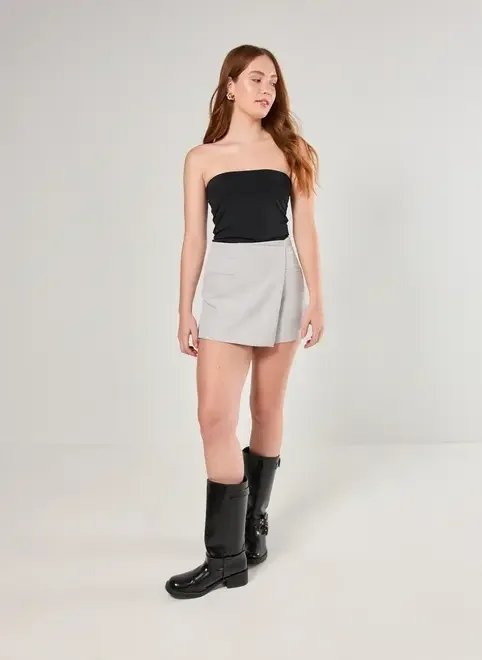 short saia alfaiataria cós assimétrico short saia alfaiataria cós assimétrico