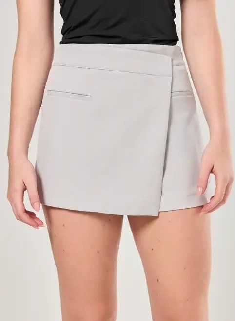 short saia alfaiataria cós assimétrico short saia alfaiataria cós assimétrico