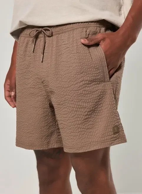 bermuda de banho bege texturizada bermuda de banho bege texturizada