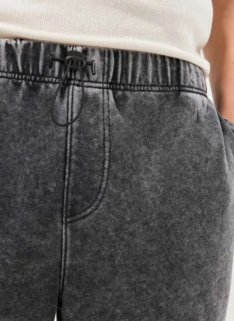 calça moletom jogger preta estonada calça moletom jogger preta estonada