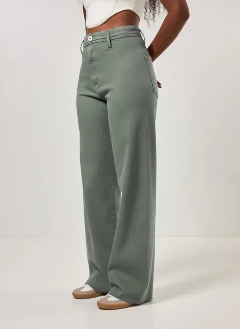 calça wide leg em sarja verde calça wide leg em sarja verde