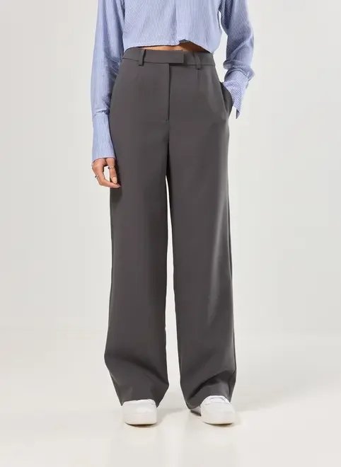 calça alfaiataria reta chumbo calça alfaiataria reta chumbo