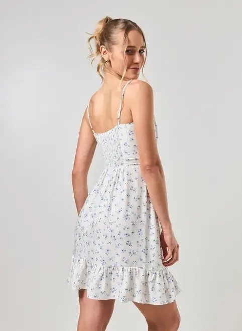 vestido curto com flores azuis vestido curto com flores azuis