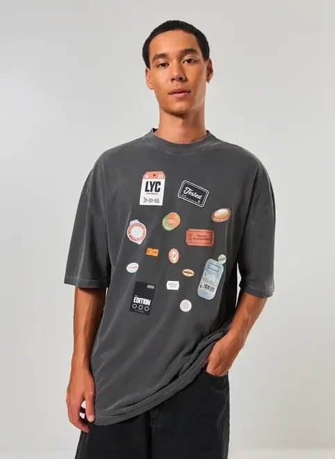 camiseta oversized estonada preta stickers camiseta oversized estonada preta stickers