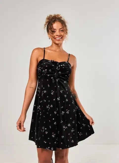vestido curto veludo preto florido vestido curto veludo preto florido