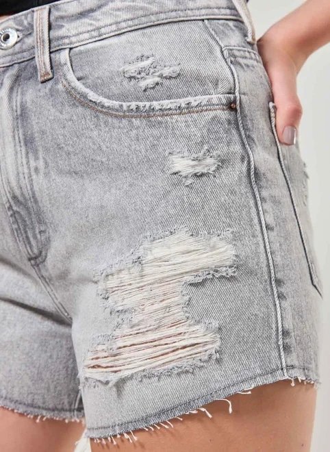 short jeans cinza desfiado short jeans cinza desfiado