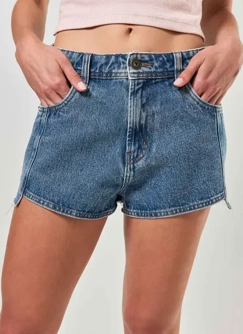 short jeans barra assimétrica short jeans barra assimétrica