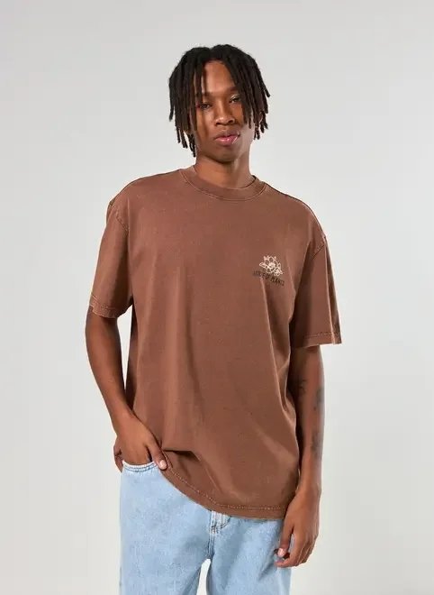 camiseta box marrom estonada plants camiseta box marrom estonada plants