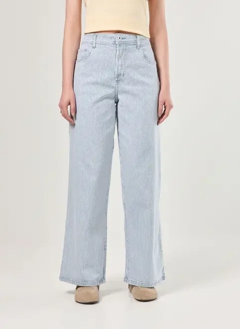 calça sarja wide leg listrada calça sarja wide leg listrada