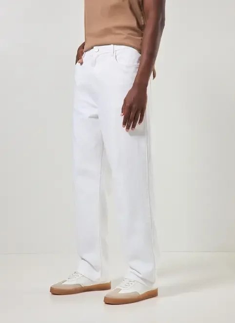 calça sarja off-white reta calça sarja off-white reta