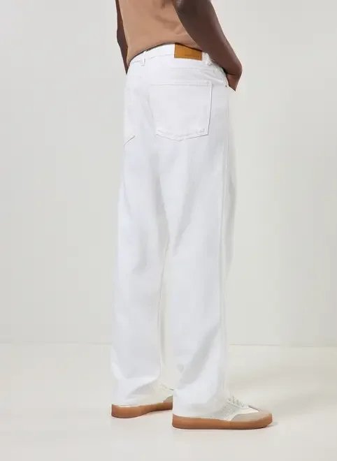 calça sarja off-white reta calça sarja off-white reta