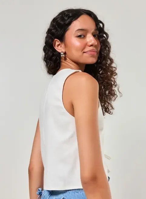 blusa de linho com amarração blusa de linho com amarração