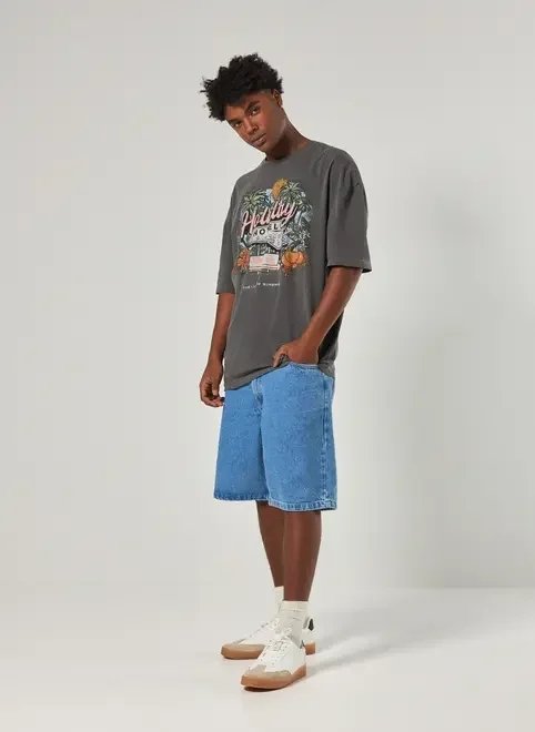 camiseta preta oversized holiday camiseta preta oversized holiday