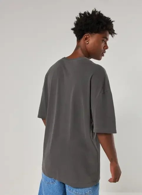 camiseta preta oversized holiday camiseta preta oversized holiday