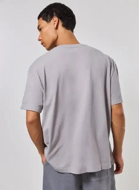 camiseta box cropped em malhão cinza camiseta box cropped em malhão cinza