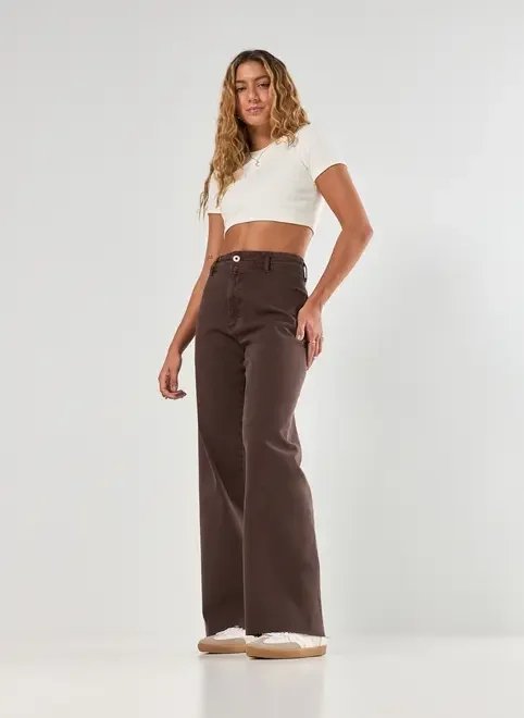calça sarja wide leg com elastano calça sarja wide leg com elastano