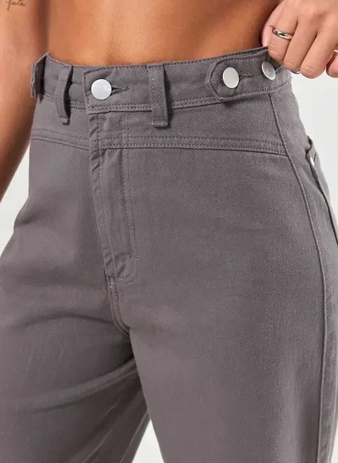 calça sarja wide leg cós com botões calça sarja wide leg cós com botões