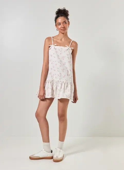 vestido sarja off-white com florzinhas vestido sarja off-white com florzinhas