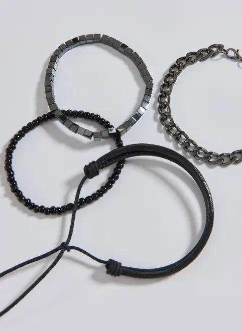 conjunto 4 pulseiras e corrente preta conjunto 4 pulseiras e corrente preta