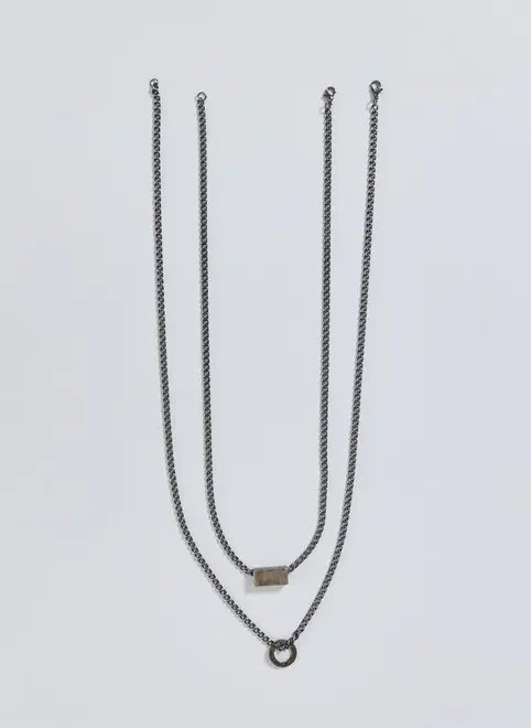 conjunto dois colares prateados envelhecidos conjunto dois colares prateados envelhecidos