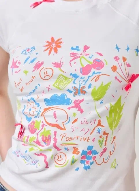 blusa branca estampa grafite blusa branca estampa grafite