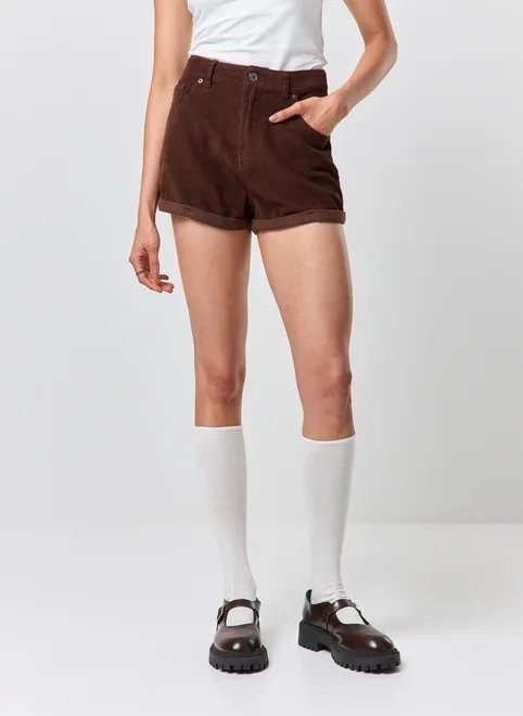 short mom em veludo cotelê short mom em veludo cotelê