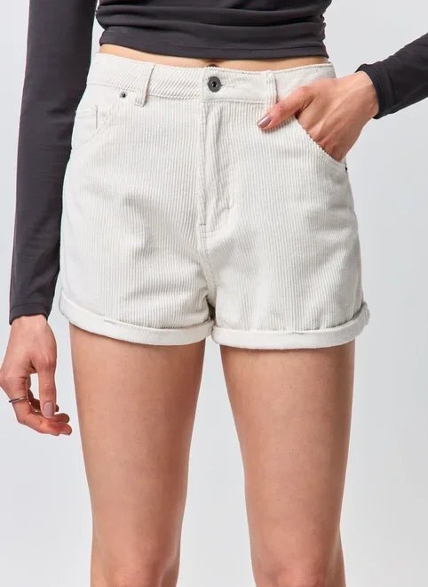 short mom em veludo cotelê short mom em veludo cotelê