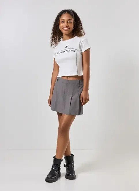 cropped off-white costuras contrastantes cropped off-white costuras contrastantes