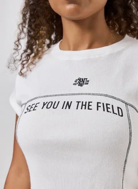 cropped off-white costuras contrastantes cropped off-white costuras contrastantes