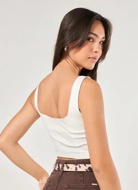 regata cropped off-white com lacinho regata cropped off-white com lacinho