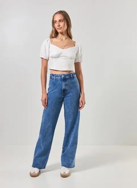 calça jeans wide leg barra cortada calça jeans wide leg barra cortada