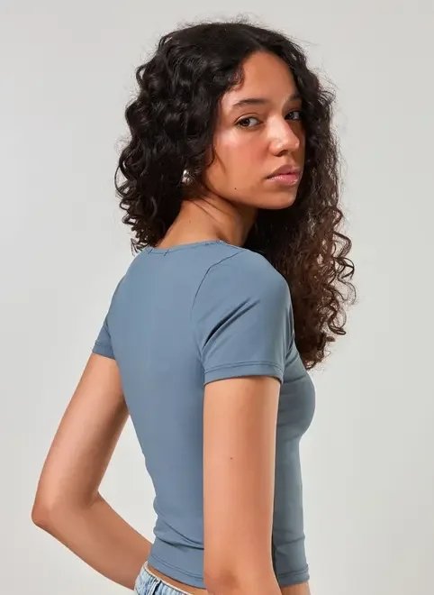 blusa poliamida decote quadrado blusa poliamida decote quadrado