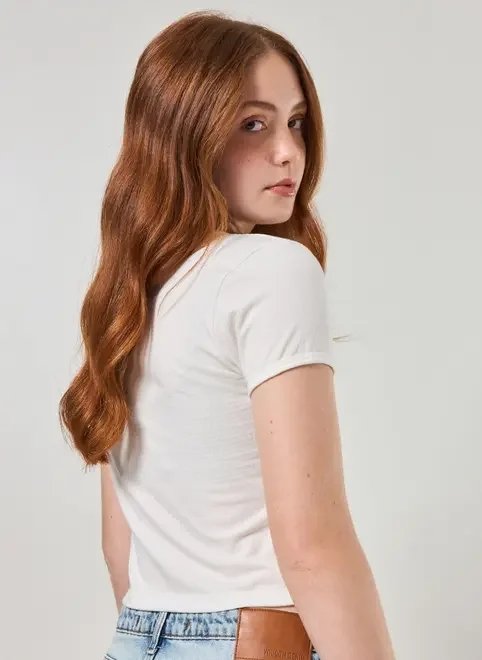 blusa off-white texturizada com lacinho blusa off-white texturizada com lacinho