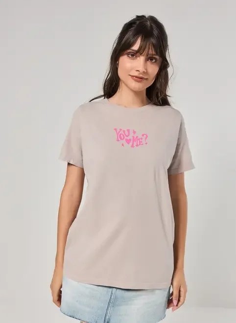 camiseta areia com escrito rosa camiseta areia com escrito rosa