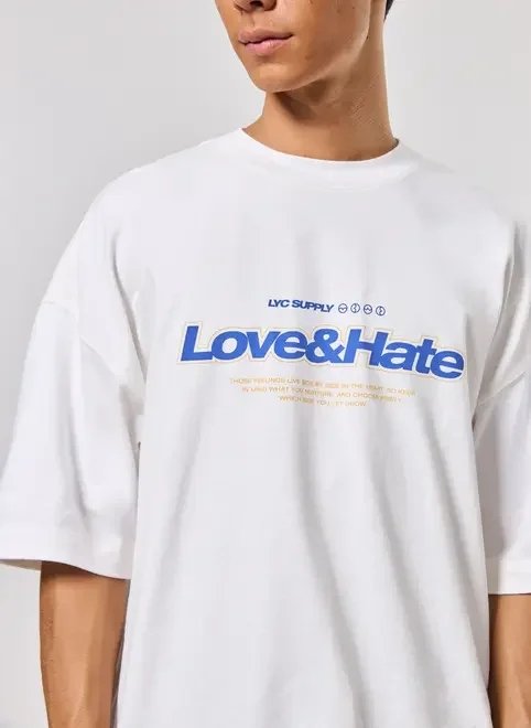 camiseta oversized malhão off-white com escrito camiseta oversized malhão off-white com escrito