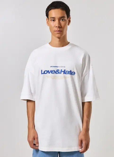 camiseta oversized malhão off-white com escrito camiseta oversized malhão off-white com escrito