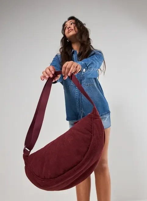 bolsa pochete em cotelê vinho bolsa pochete em cotelê vinho