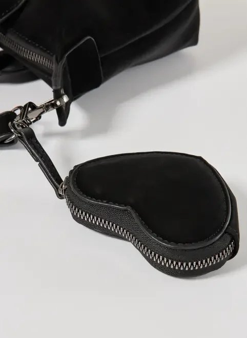bolsa preta com niqueleira coração bolsa preta com niqueleira coração