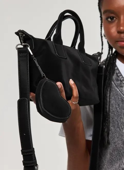 bolsa preta com niqueleira coração bolsa preta com niqueleira coração