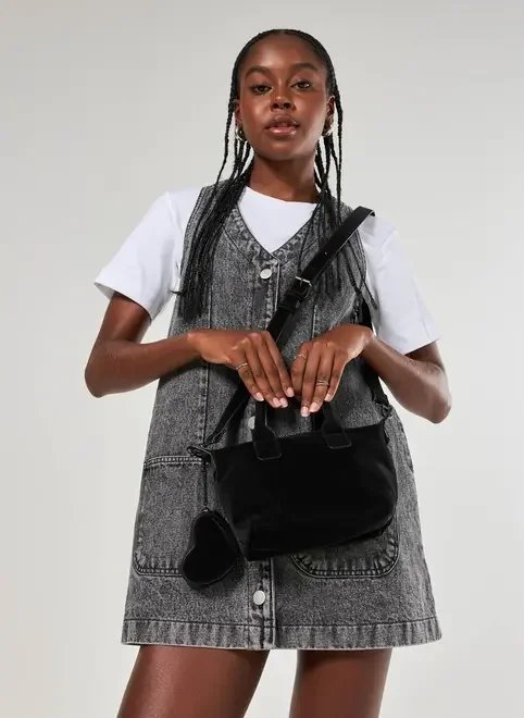 bolsa preta com niqueleira coração bolsa preta com niqueleira coração