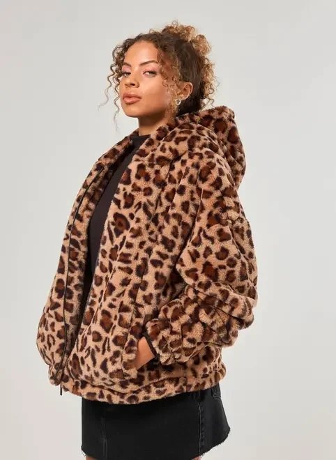 casaco peluciado oncinha casaco peluciado oncinha