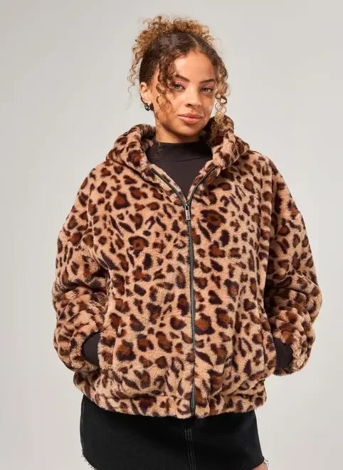 casaco peluciado oncinha casaco peluciado oncinha