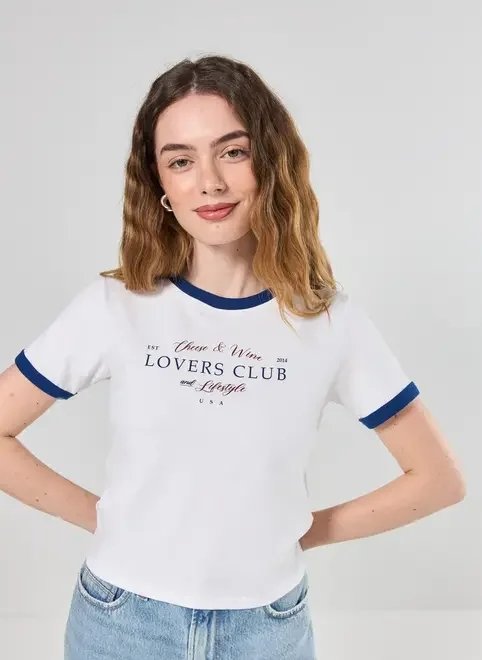 blusa branca com azul escrito wine blusa branca com azul escrito wine